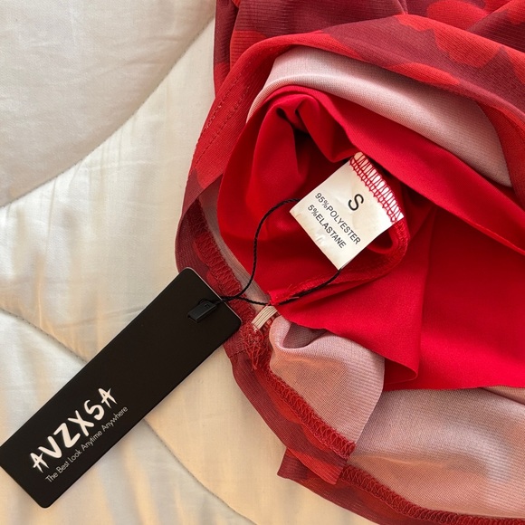 Elegant Red Strapless Mini Dress - Picture 3 of 3